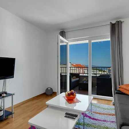 Apartment I And A Cozy Makarska